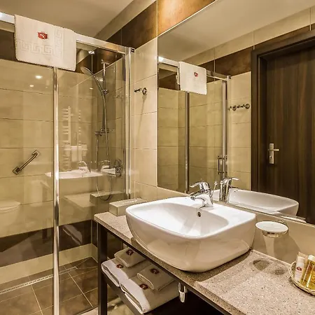 Krysztal Conference & Hotel 4*