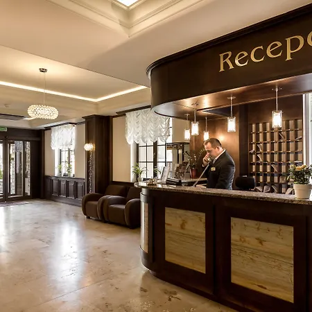 克里兹塔尔会议及spa酒店 酒店