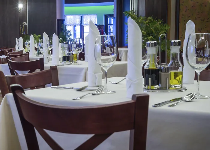 Krysztal Conference & Hotel