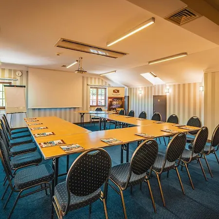 호텔 Krysztal Conference & 4*