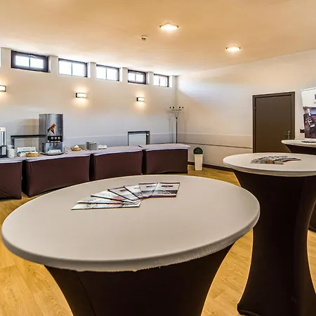 Krysztal Conference & Otel 4*