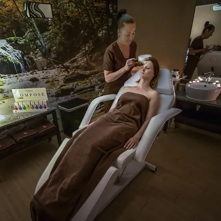 Krysztal Conference & Otel