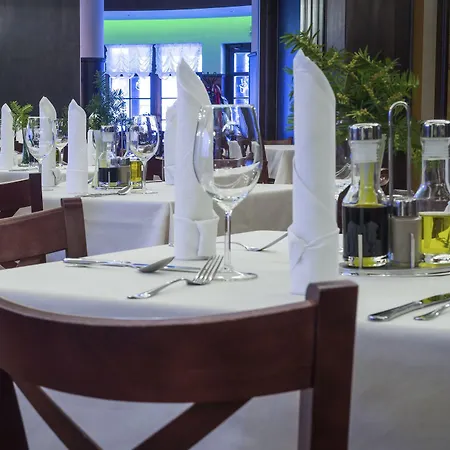 Krysztal Conference & Otel